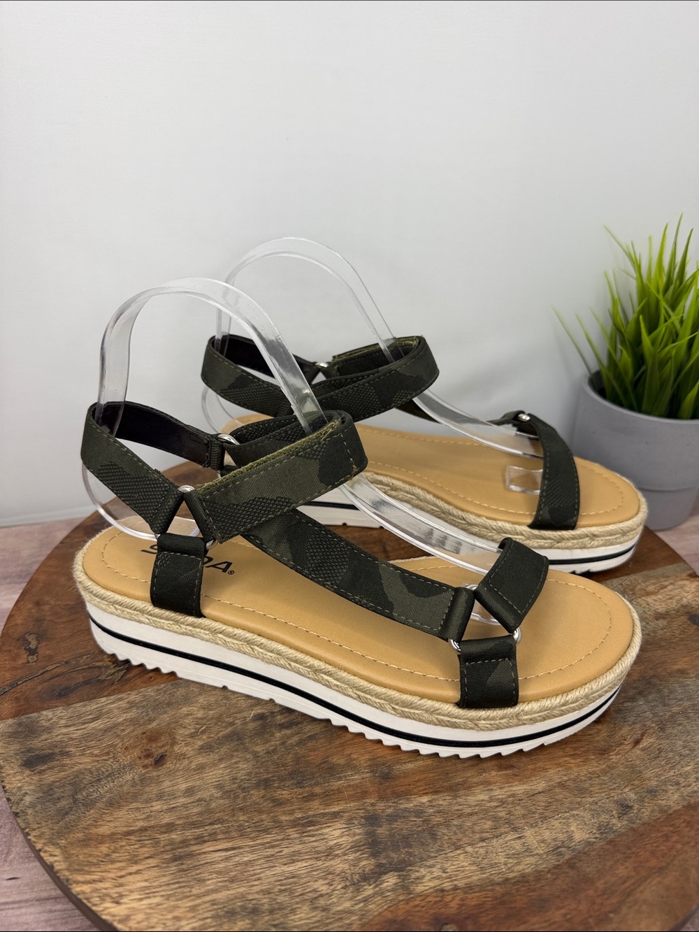 Soda - Camouflage Platform Sandals with Ankle Strap - Olive Green - Size 8 1/2